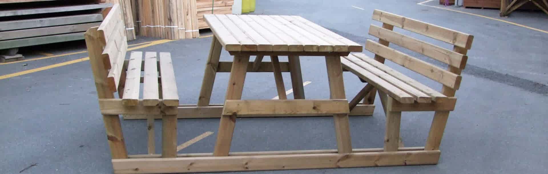 Ahşap masalar, kendilerine has doğal desenleri, hareli ve lifli yapısıyla mekânlarında doğallığı yaşamak isteyenler için güzel bir alternatif olacaktır.