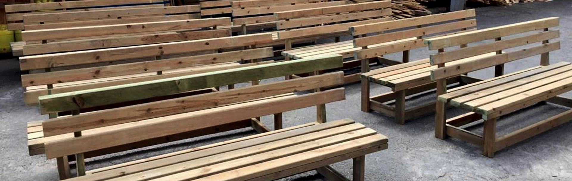 Ahşap bank, birinci sınıf malzemelerden üretilen ahşap banklarımız ile bahçelerinizde şık oturma alanları oluşturabilmek, ailemiz ve misafirlerimiz açısından çok cezbedici ve pratik olmaktadır.